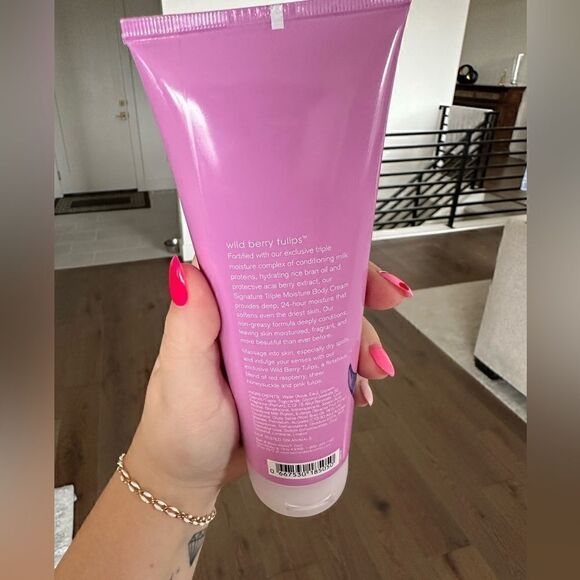 NWT wild berry tulips lotion - Picture 2 of 2